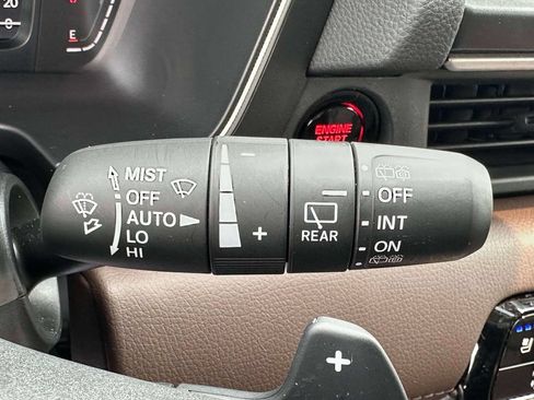 Used 2025 Honda Pilot Elite image 21