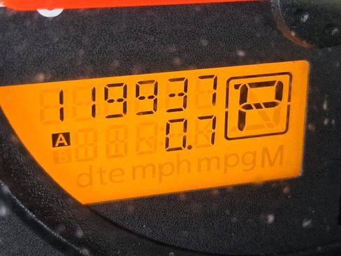 Used 2019 Nissan Frontier SV image 18