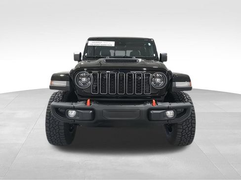 Used 2025 Jeep Gladiator Mojave AWD/4WD image 3