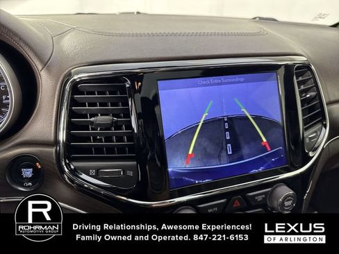 Used 2019 Jeep Grand Cherokee Overland AWD/4WD image 8