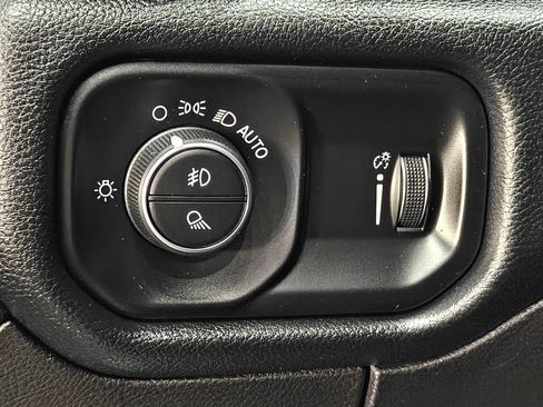 Used 2020 RAM 1500 Big Horn AWD/4WD image 44
