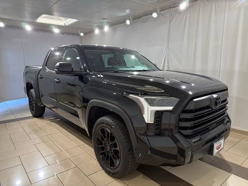 Used 2023 Toyota Tundra SR5 w/ SR5 Premium Package image 7