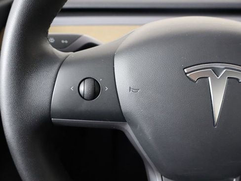 Used 2020 Tesla Model Y Long Range image 26