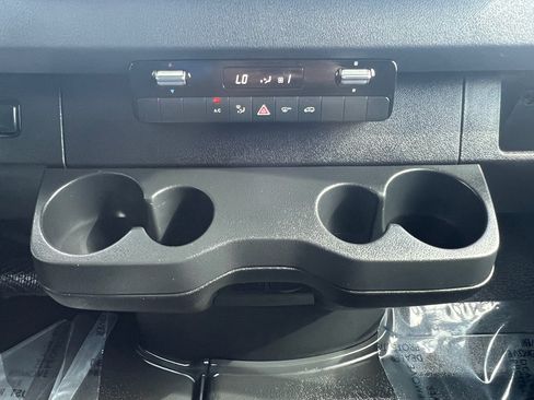 Used 2019 Mercedes-Benz Sprinter 1500 image 21
