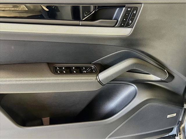Certified 2026 Porsche Cayenne AWD/4WD image 11