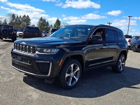New 2026 Jeep Grand Cherokee Limited AWD/4WD image 4