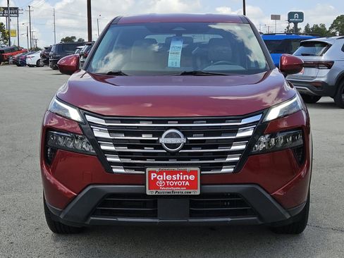 Used 2025 Nissan Rogue SV AWD/4WD image 2