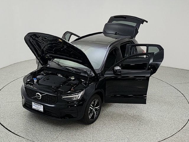 New 2026 Volvo XC40 B5 Core w/ Protection Package Premier AWD/4WD image 39