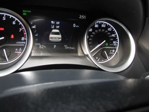 Used 2023 Toyota Camry XLE FWD image 4