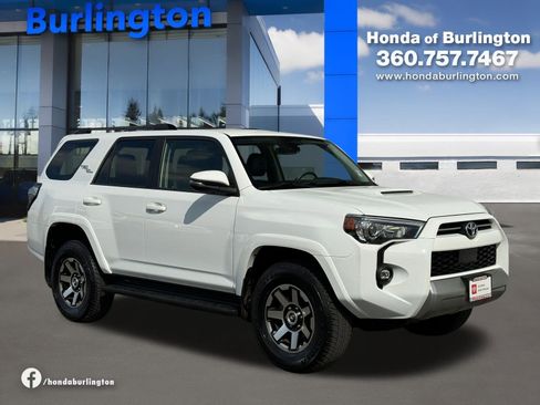 Used 2024 Toyota 4Runner TRD Off-Road Premium image 7