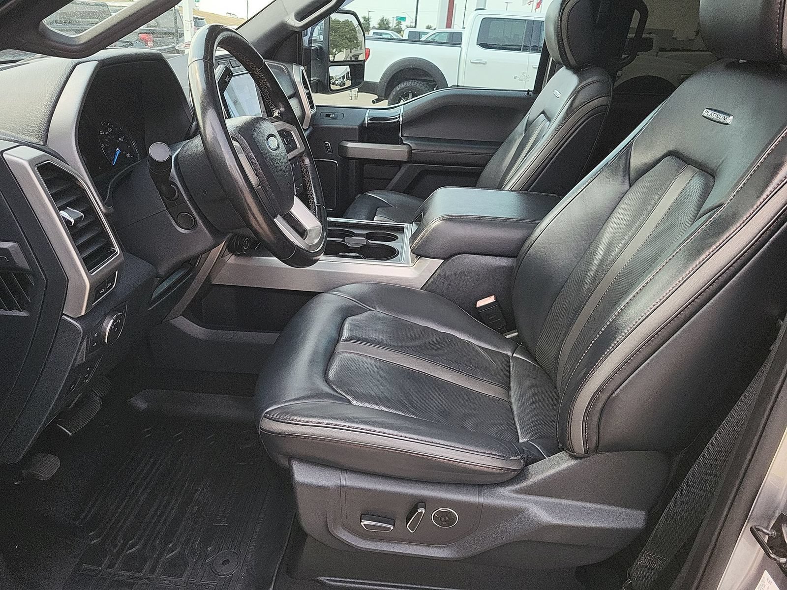 Used 2022 Ford F450 Platinum w/ FX4 Off-Road Package AWD/4WD image 20