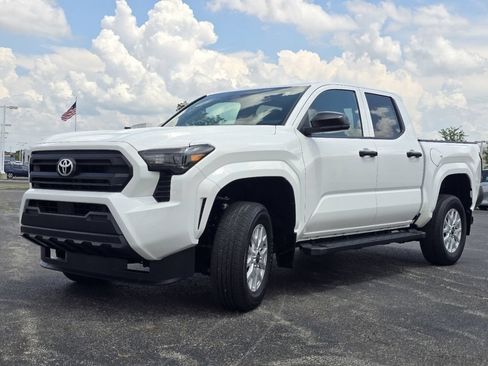 Certified 2024 Toyota Tacoma SR AWD/4WD image 11