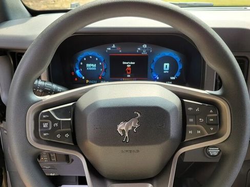 New 2025 Ford Bronco 4-Door AWD/4WD image 23