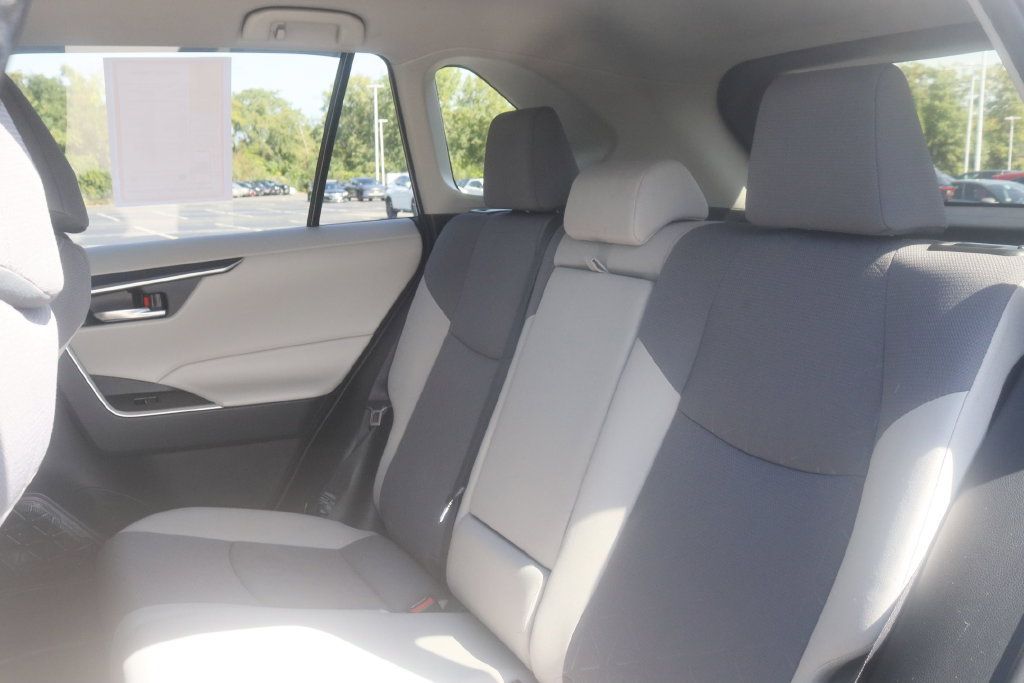 Used 2025 Toyota RAV4 XLE AWD/4WD image 26