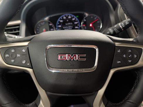 Used 2023 GMC Acadia Denali w/ Black Diamond Edition AWD/4WD image 11