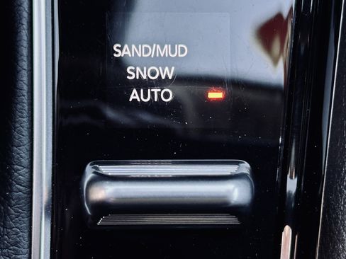 Used 2022 Jeep Compass Limited image 33