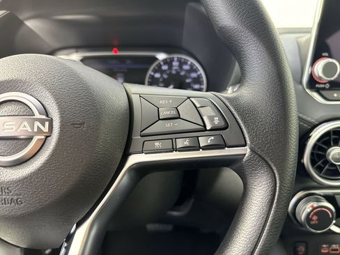 Used 2025 Nissan Sentra SV image 13