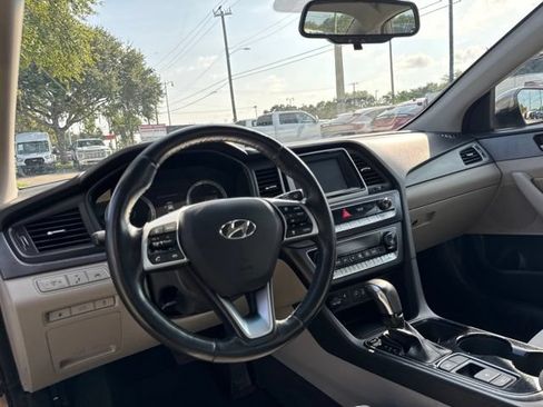 Used 2019 Hyundai Sonata SEL w/ Tech Package 02 FWD image 19
