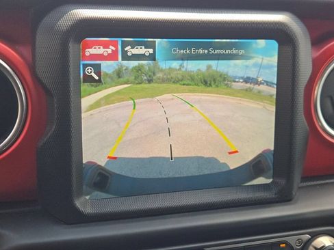 Used 2022 Jeep Gladiator Rubicon w/ LED Lighting Group AWD/4WD image 22