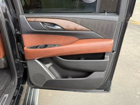 Used 2016 Cadillac Escalade ESV Premium image 37