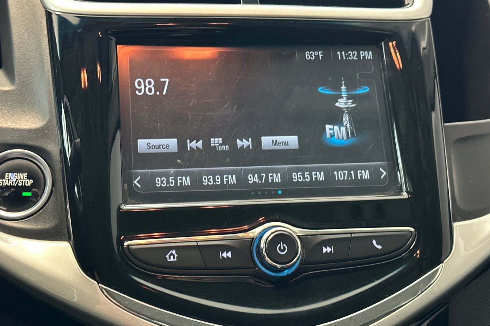 Used 2017 Chevrolet Sonic LT w/ Convenience Package FWD image 21