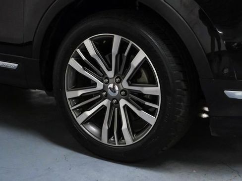 Used 2018 Ford Explorer Platinum image 56