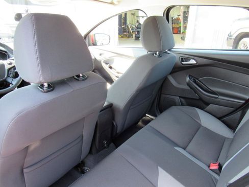 Used 2013 Ford Focus SE FWD image 34