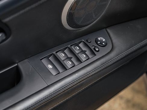 Used 2011 BMW M3 Convertible RWD image 42