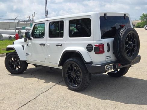 Used 2025 Jeep Wrangler Unlimited Sahara w/ Safety Group AWD/4WD image 13