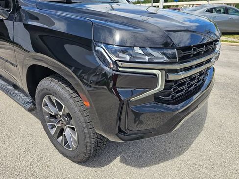 Used 2021 Chevrolet Suburban Z71 w/ Z71 Signature Package AWD/4WD image 10