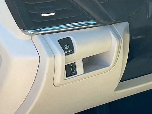 Used 2025 Cadillac CT4 Premium Luxury image 10