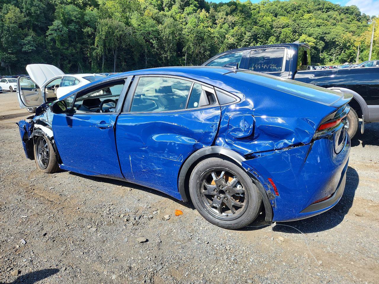 Used 2026 Toyota Prius LE FWD image 4