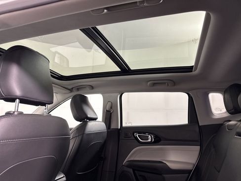 Used 2022 Jeep Compass Limited w/ Sun and Sound Group image 22