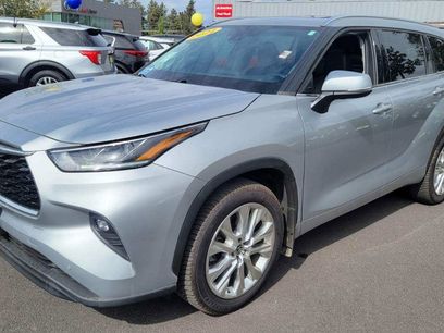 Used 2021 Toyota Highlander Limited