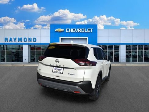 Used 2023 Nissan Rogue SV AWD/4WD image 4