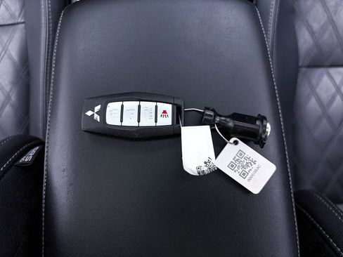 Used 2024 Mitsubishi Outlander SEL AWD/4WD image 32