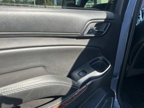 Used 2015 Chevrolet Suburban LTZ RWD image 13