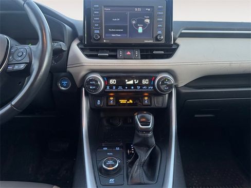 Used 2021 Toyota RAV4 XLE Premium image 11