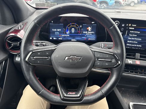 Used 2025 Chevrolet Equinox RS w/ Safety and Technology Package image 16