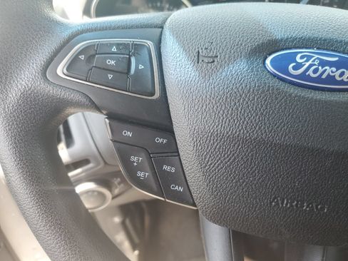 Used 2016 Ford Focus SE FWD image 17