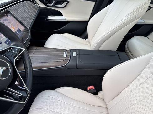 Certified 2025 Mercedes-Benz E 350 Sedan image 17