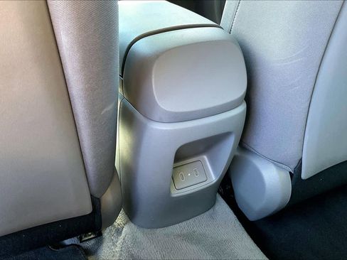 Used 2025 Hyundai Elantra Sport image 32