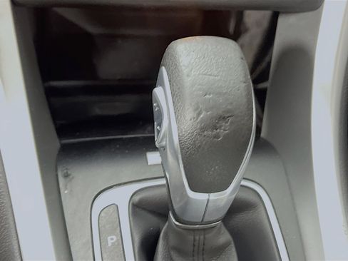 Used 2016 Ford Fusion SE w/ Equipment Group 201A image 23