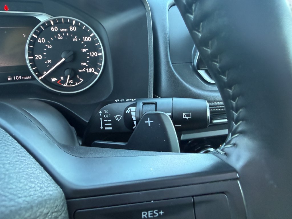 Used 2025 Nissan Rogue SV FWD image 21