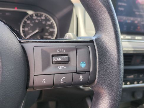 Used 2023 Nissan Rogue SV FWD image 20