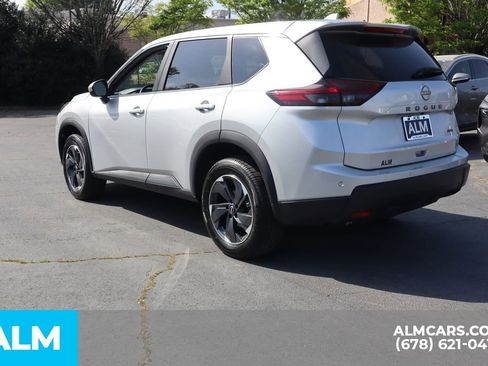 Used 2025 Nissan Rogue SV image 9
