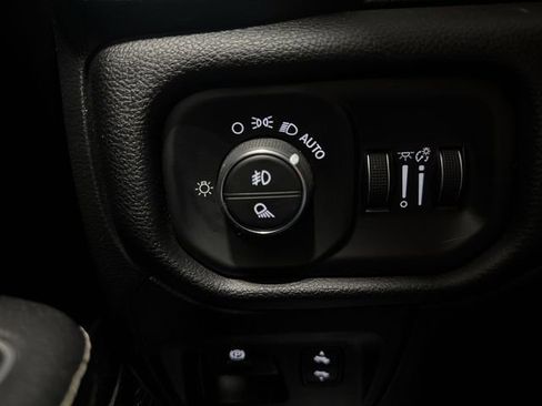 Used 2022 RAM 1500 Laramie AWD/4WD image 15