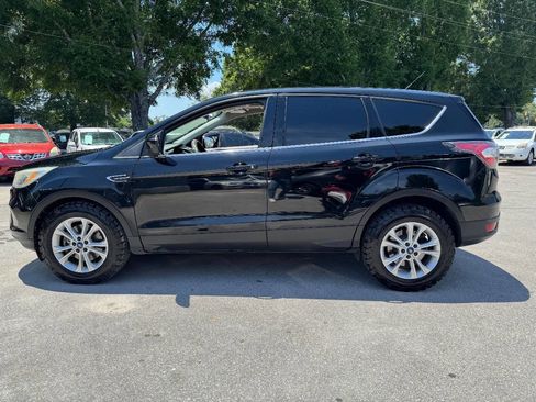 Used 2017 Ford Escape SE FWD image 9