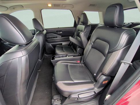 Certified 2023 Nissan Pathfinder SL w/ SL Premium Package AWD/4WD image 10