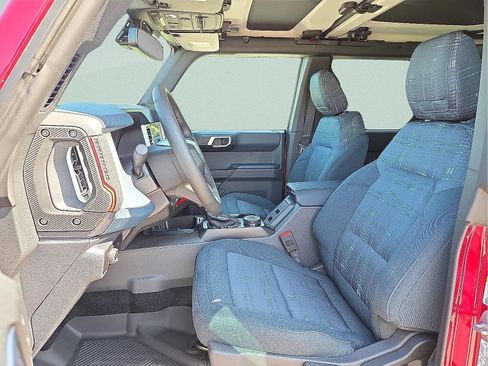Used 2025 Ford Bronco Heritage Edition AWD/4WD image 14